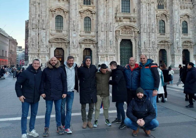 Бајинобаштански навијачи у Милану
