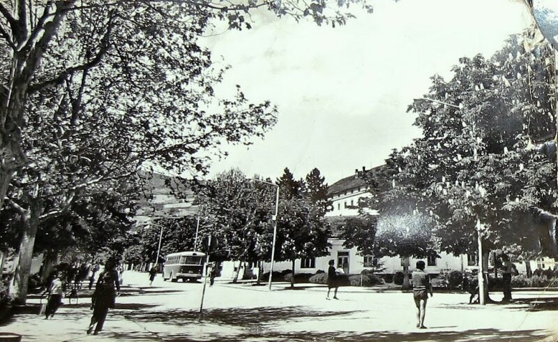 ББ вреемеплов - главна улица око 1965. године