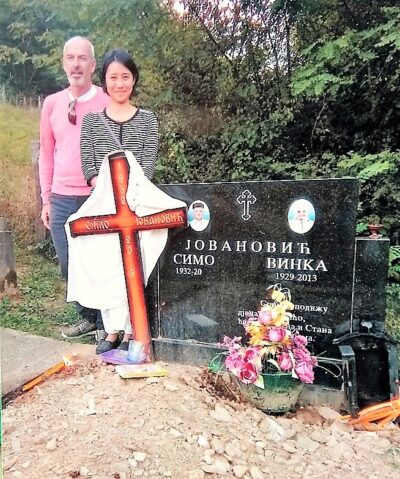 Почаст пријатељу: Јапанка Маки Јамагаши на Симином гробу 