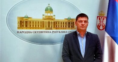 Народни посланик Младен Лукић