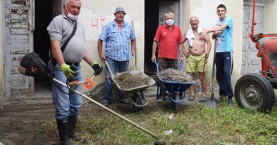 Радна акција на уређењу запуштеног Дома у Пилици