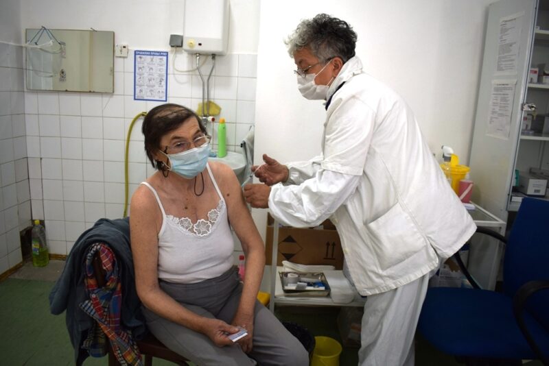 Вакцинисање у Рогачици