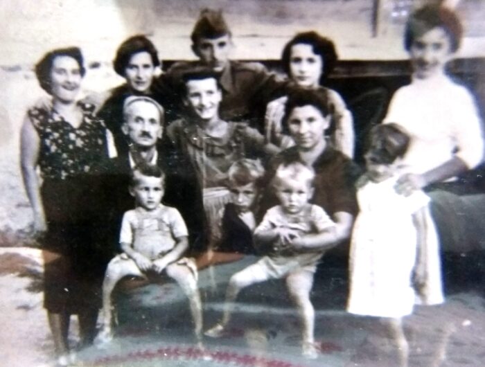 Чедо са породицом, око 1950. год.