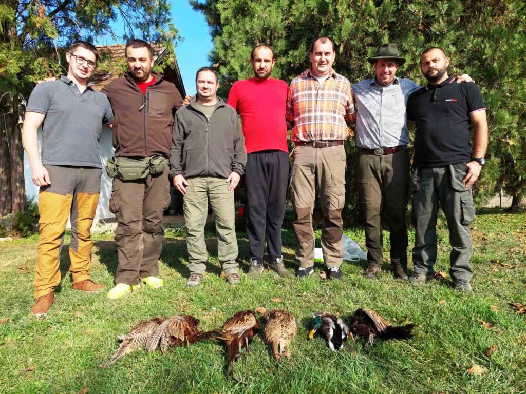 Бајинобаштански ловци у посети у Каћу
