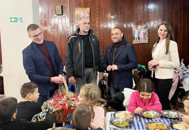 Ivan Jegorović i Miloš Stanojević posetili mališane na Tari