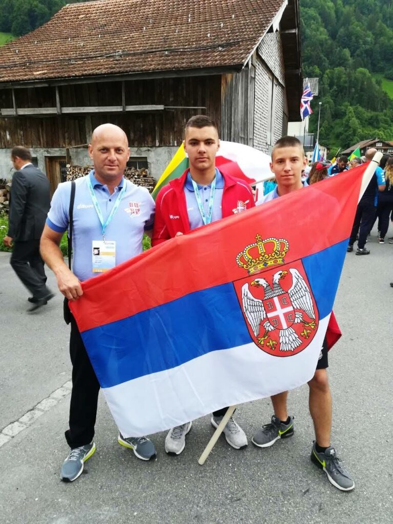 Раде Веизовић
