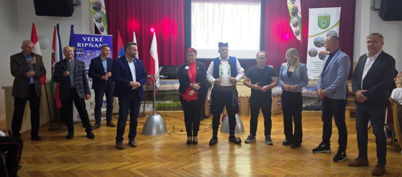 Са дружења у Великим Рипљанима